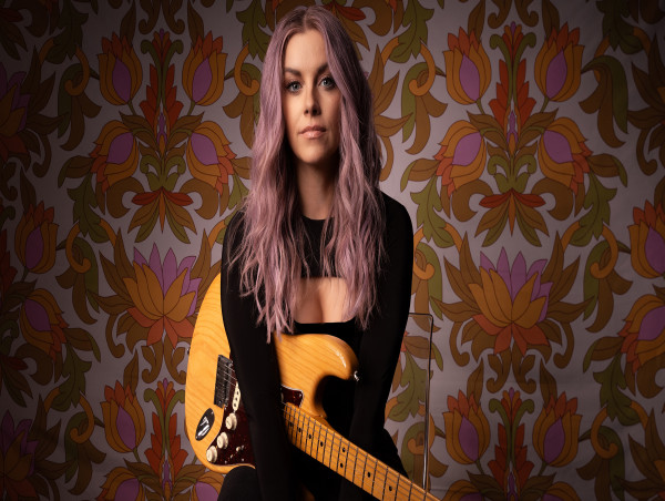  TrueFire Studios & Lindsay Ell Unveil “The How to Solo Handbook” A Breakthrough, Immersive Fast-Track Soloing Method 