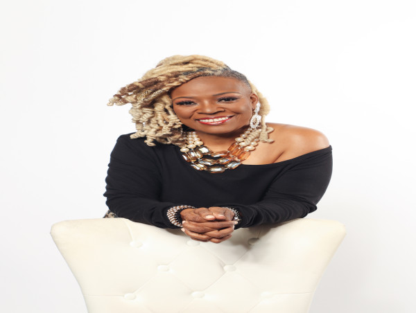 Janell Edwards Collaborates with SuccessBooks® and Lisa Nichols to Co-Author Inspirational Book,