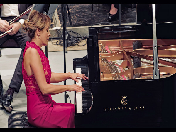  Matthias Manasi e Rüya Taner com a Orquestra Sinfônica do Teatro Nacional Claudio Santoro no Teatro Poupex 