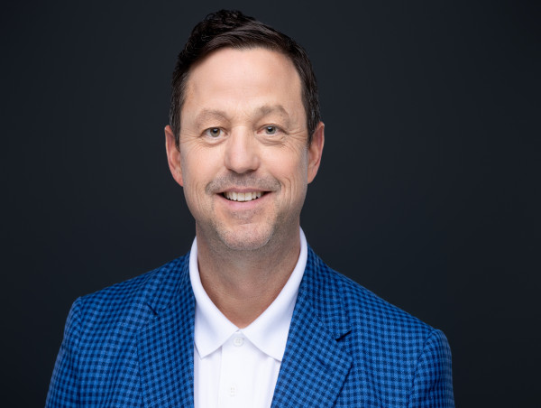  Bruce Waller releases his new book, 'Drive With Purpose: Move Your Career from Success to Significance' 