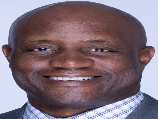 Retired Army Sergeant Byron Bradford earns Military Relocation Professional Certification