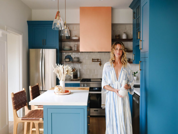  Amanda Holstein's San Francisco Beach Home Remodel Highlights Custom Design Trends 