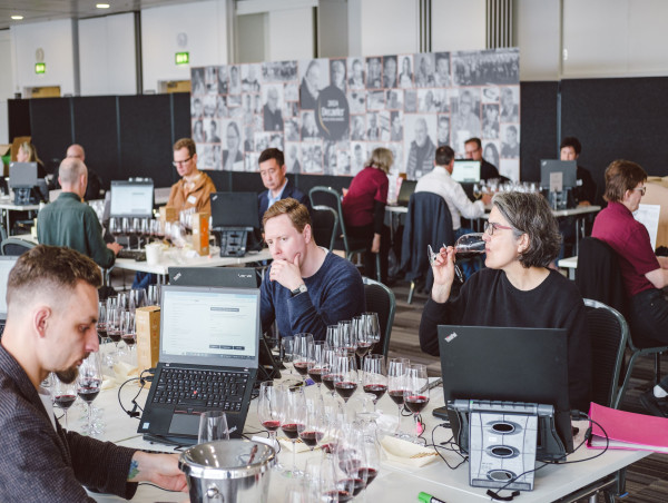  USA STATES RECORD FIRST-TIME TOP MEDAL WINS AT DECANTER WORLD WINE AWARDS 