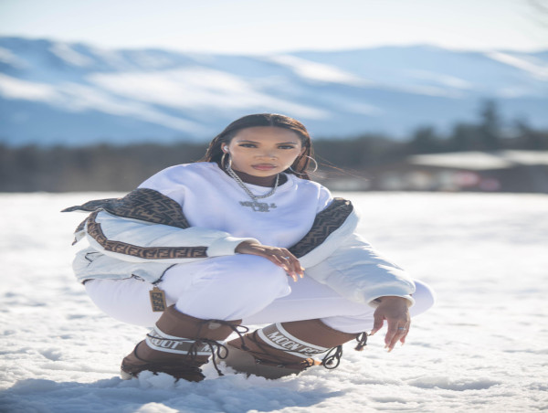 NICHOLE-LEE Prepares for Her New Single 'Girl You It' in July