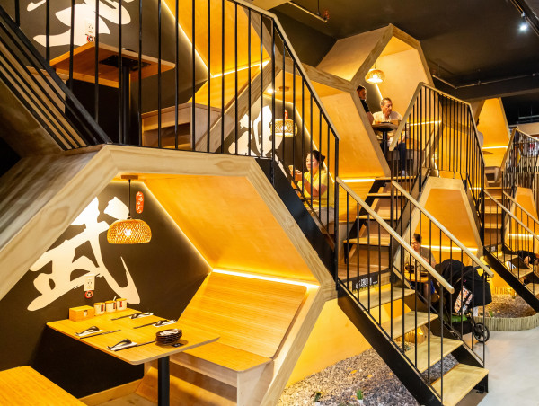  Kyuramen's Innovative Honeycomb Seating Enriches Dining Experience 