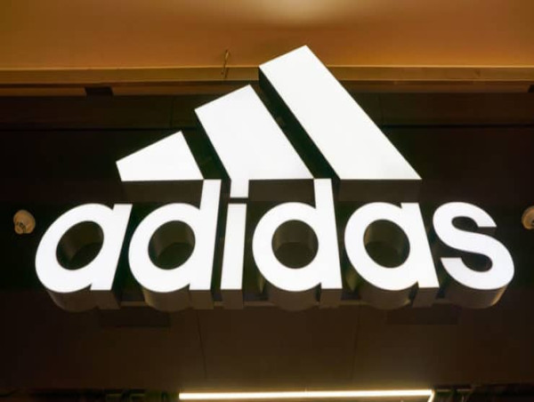  Is the Adidas share price at risk after Nike’s weak earnings? 