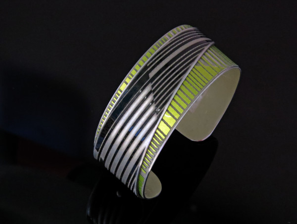  CRASH Jewelry Celebrates Cadillac and Endurance Sports Car Racing in Two Innovative Designs. 