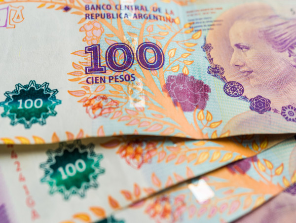  Argentinians are switching to stablecoins amidst triple-digit inflation rates 