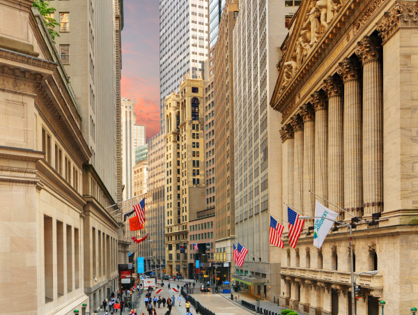 S&P 500 SPY ETF to be passed by IVV and VOO in a key metric