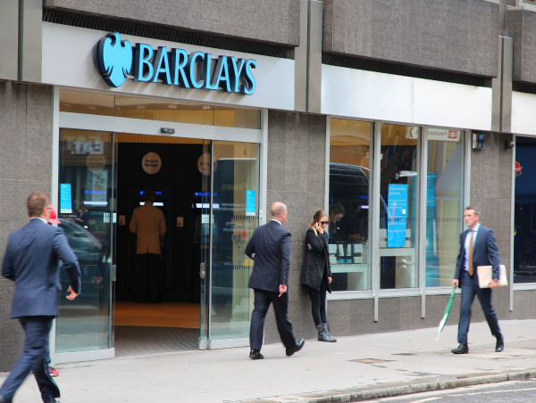 Barclays share price is flying, but a pullback could happen