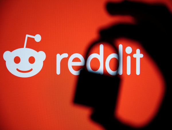 Loop Capital downgrades Reddit stock to Hold amid valuation concerns: Is it time to cash out?