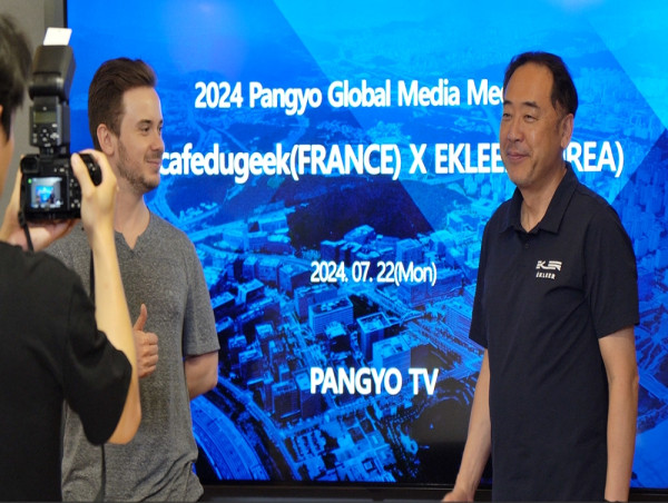  [Pangyo Tech] EKLEER presents Portable Monitor Supporting iPhone Mirroring and Android DeX at Pangyo Global Media Meetup 