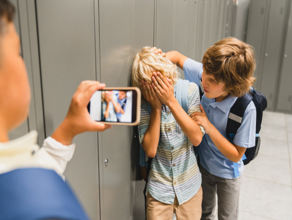  Tips for Keeping Kids Safer at School This Year 