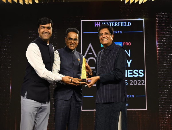  Hari Krishna Exports’ Second Generation Leader Named 40 Under 40 Awardee at IIJS Premier 2024 
