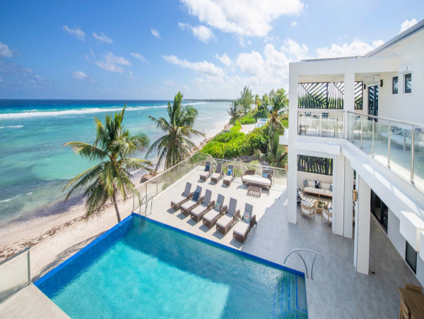  Newly Built 11 Bedroom Luxury Beachfront Home in the Cayman Islands Offered at Auction 