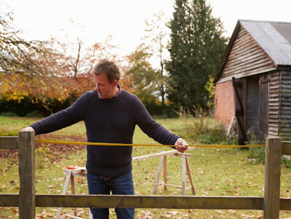 Saddleback Fence & Vinyl Products Offers Free Estimates for Local Clients