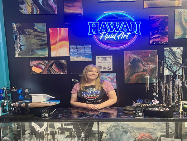  Hawaii Fluid Art Brings Unique Art Experiences to Liberty Station, California 