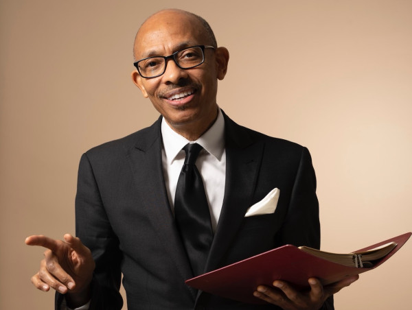  Bishop Leonard Scott (aka The Hymns Professor) Spreads That Old Time Religion on New Hymns EP 