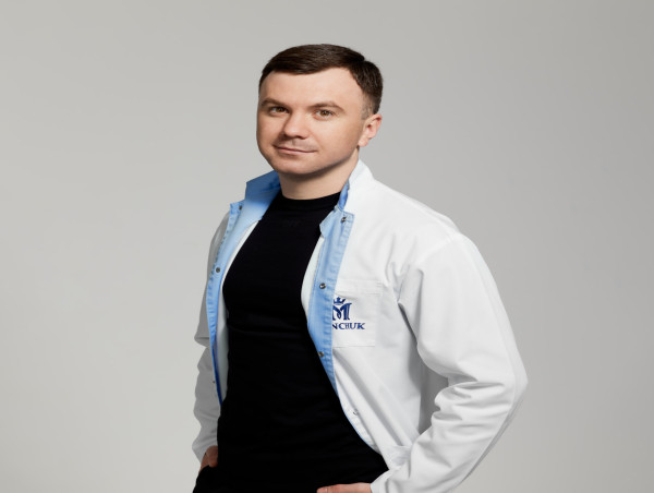 Dr. Maxim Ivanchuk Revolutionizes Plastic Surgery with First Self-Operation, Unveils Plans for Dubai's Premier Hospital