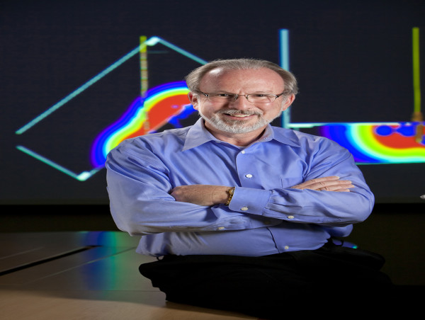 Peter Duncan Recognized for SEG Cecil Green Enterprise Award