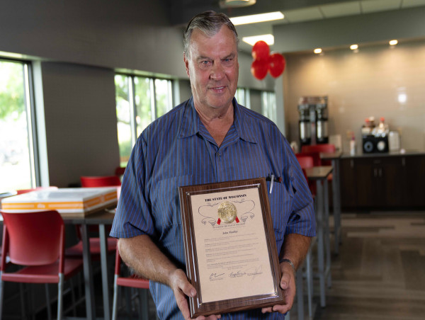  Roehl Transport’s John Moeller Drives 6 Million Safe Miles 