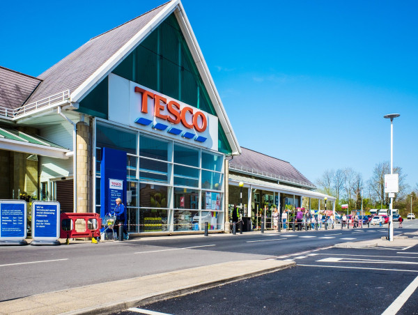  Tesco share price is beating Walmart, Kroger, and Target 