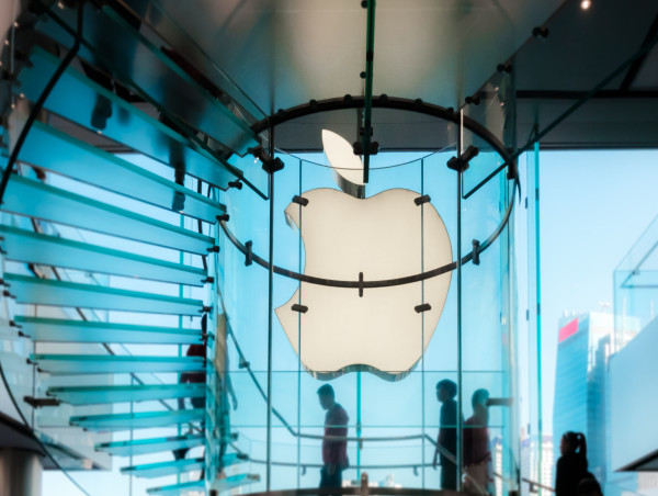  Ireland faces decision on how to use €13 billion from Apple’s back taxes 