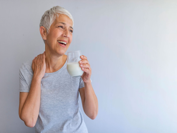  Balancing Calcium and Magnesium: A Vital Duo for Menopause Wellness 