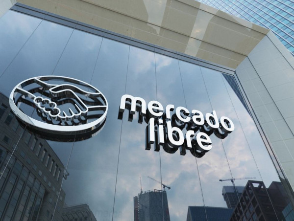  MercadoLibre stock has surged to a record high: still a buy? 