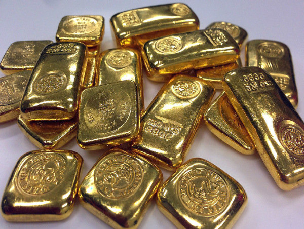  Gold prices surge as Fed signals a slower pace in rate cuts cycle 