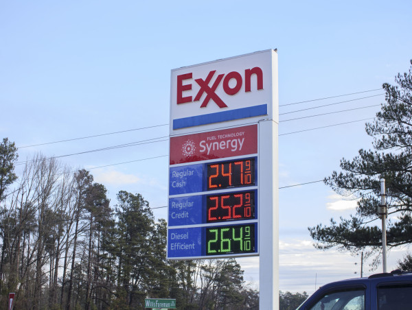  Exxon Mobil, Chevron, ConocoPhillips shares surge amid Middle East crisis 