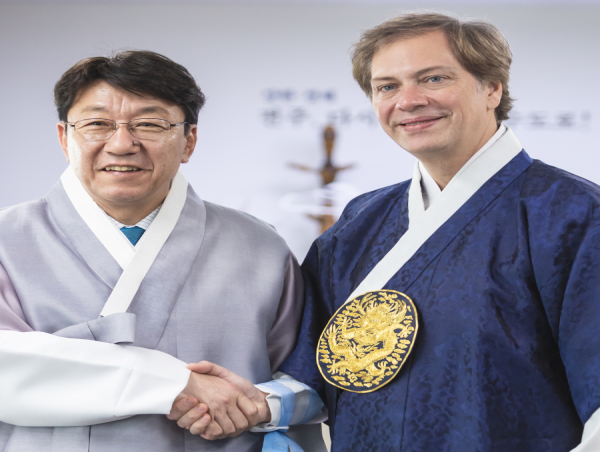  Jeonju, cœur culturel de la Corée du Sud, aura un hymne officiel composé par Steve Barakatt 