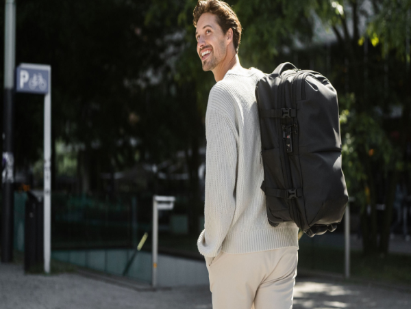  Airback Unveils the Ultimate Travel Solution with Its Vacuum Compression Backpack 