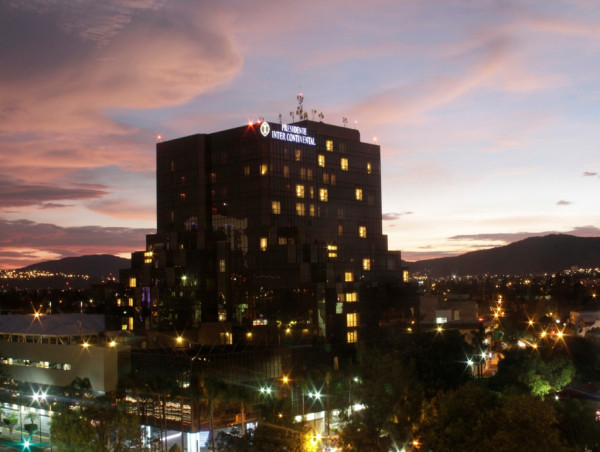 Los beneficios que los visitantes a la Expo Guadalajara encuentran en un hotel 5 estrellas cercano