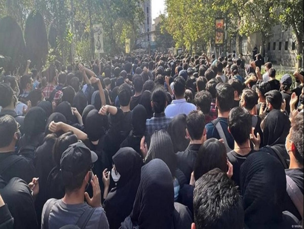  (Video) Iran’s rebellious youth respond to regime’s wave of executions 