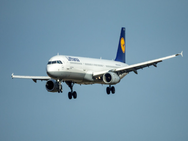  Lufthansa hit with record $4M fine after barring 128 Jewish passengers from flight 