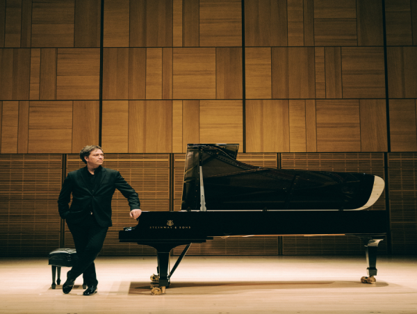 World-renowned Canadian composer and pianist Steve Barakatt visits Doha for a historical concert