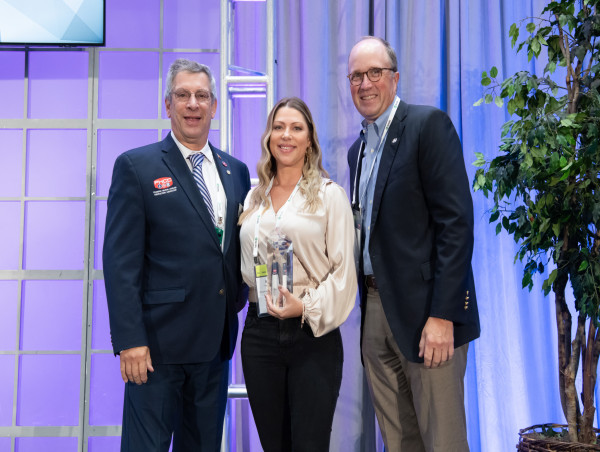 Sarah Wood of California Honored with PHCC’s HVAC Contractor of the Year Award 
