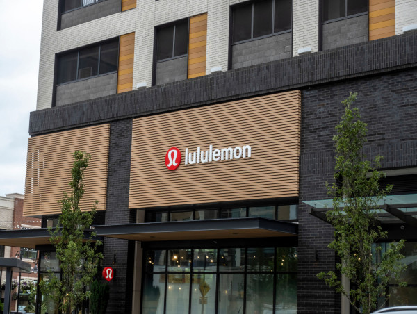  Lululemon stock: valuation reset done, 20% gains possible 