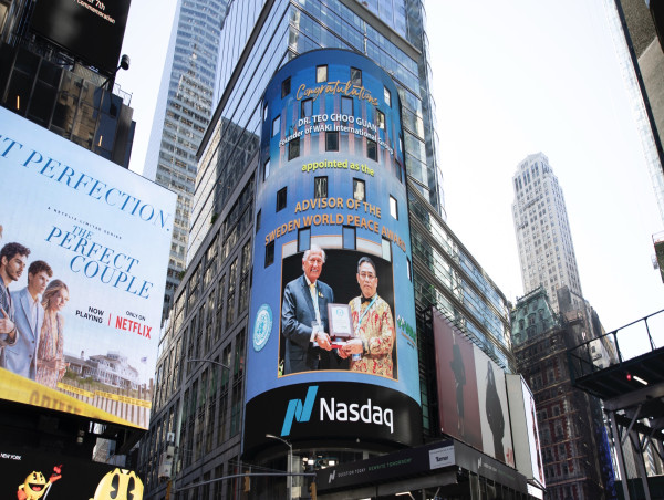  Waki International Group FounderTeo Choo Guan landed on the Nasdaq screen in Times Square, New York 