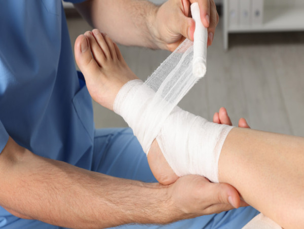 Chronic Wounds Treatment Market: Innovations and Growth Trends Ahead | Medline Industries, Tissue Regenix