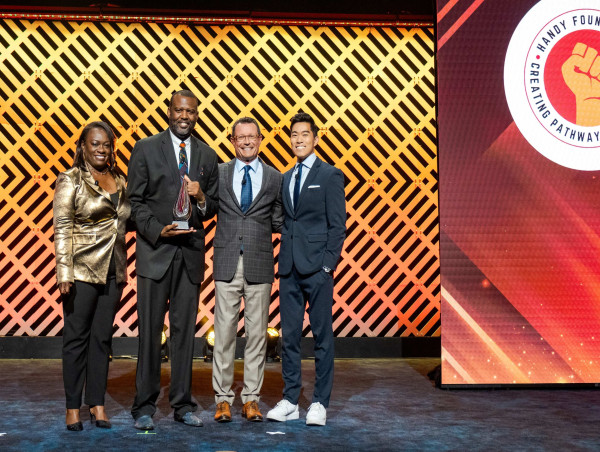  The Handy Foundation Receives ChangeMaker Award and $30K Grant at the 2024 Walter Kaitz Foundation Dinner 