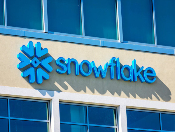 Is now the perfect entry point for Snowflake stock? here’s what to know