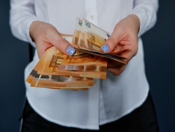  Topul domeniilor cu cele mai mari salarii în Moldova — date oficiale din anul 2024 