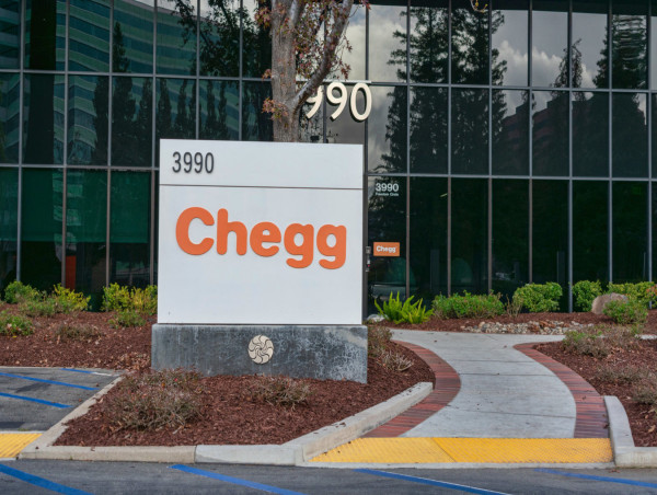  Chegg stock price outlook: could CHGG surge 75% after earnings? 