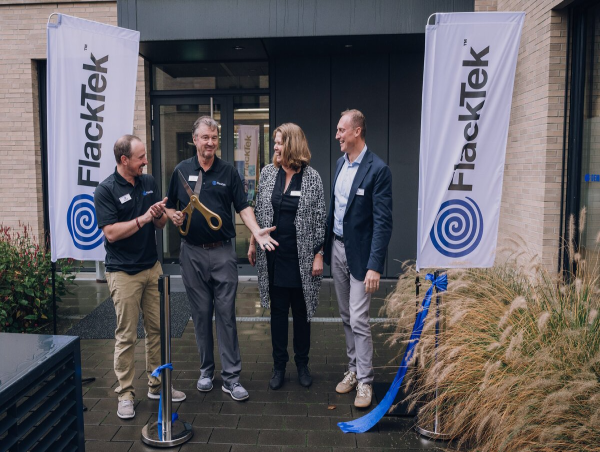  FlackTek stellt neuen europäischen Hauptsitz in Münster vor 