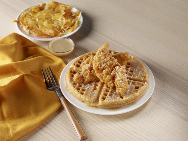  Huddle House Elevates Comfort Classics with New Maple Butter Chicken & Waffle Lineup 