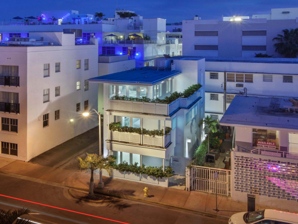  Historic Miami Mansion, One of the Last Residences on South Beach's famed Ocean Drive, to Auction via Concierge Auctions 