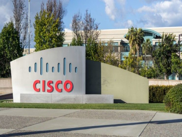  Cisco CEO remains ‘as bullish as ever,’ but stock continues to fall 