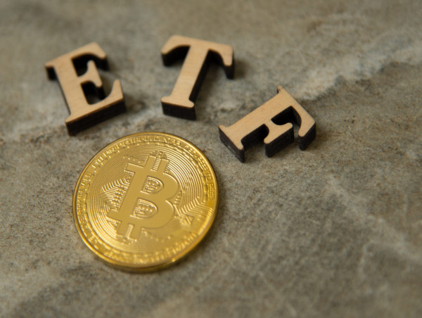  Bitcoin ETF options fuel US crypto market surge 